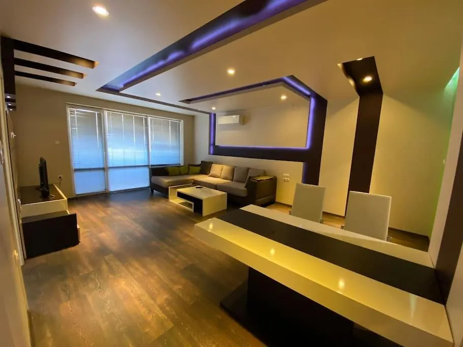 Modern 1Br Apartment With Garden View & Free Street Parking Filibe