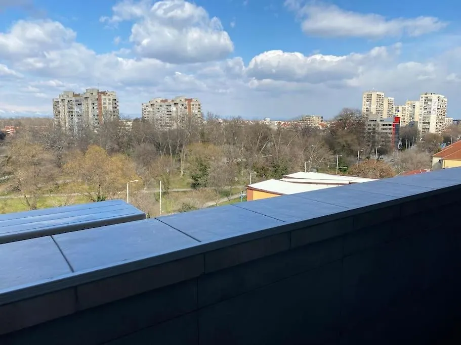 Modern 1Br Apartment With Garden View & Free Street Parking Filibe